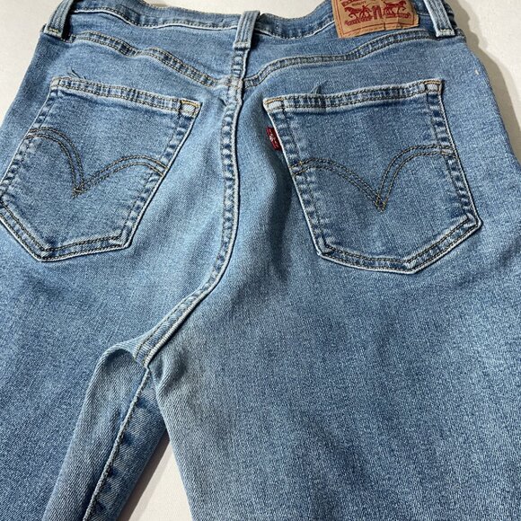 Levis 501 Original Fit Button-Fly Jeans Womens 28x30 Mid-Rise Straight Leg Light - Picture 9 of 14